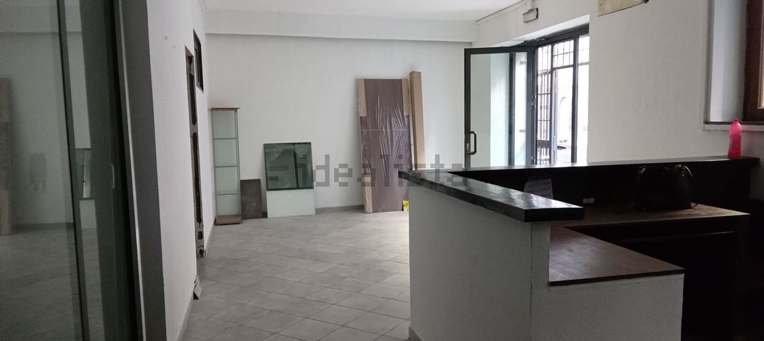 locale commerciale in vendita a Civitavecchia