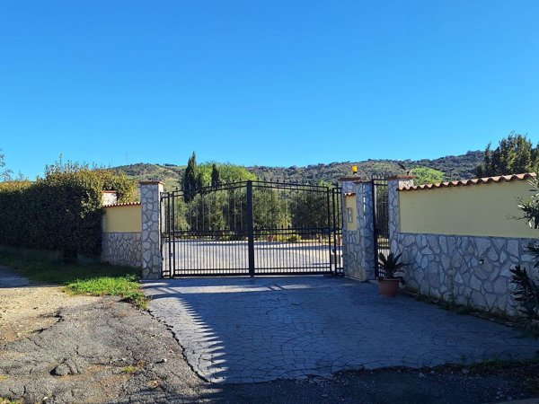 casa indipendente in vendita a Civitavecchia
