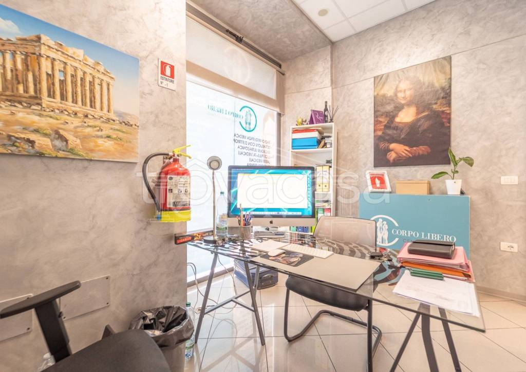 negozio in vendita a Civitavecchia
