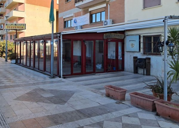 locale commerciale in vendita a Civitavecchia