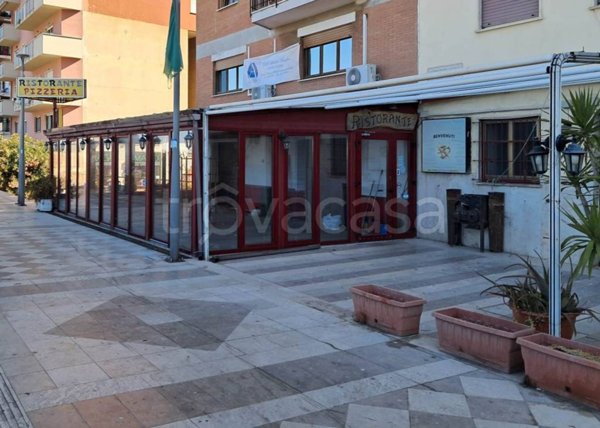 negozio in vendita a Civitavecchia