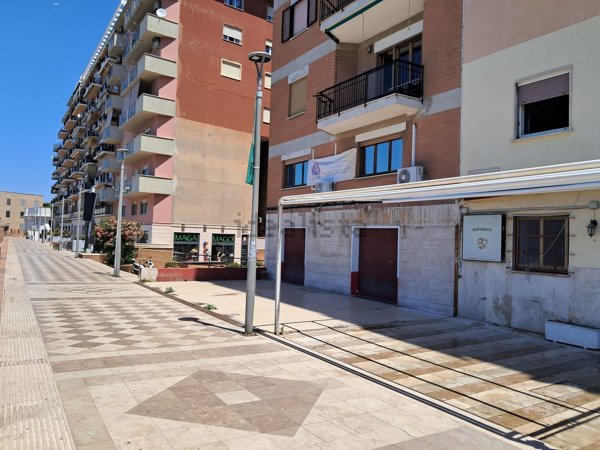 locale commerciale in vendita a Civitavecchia