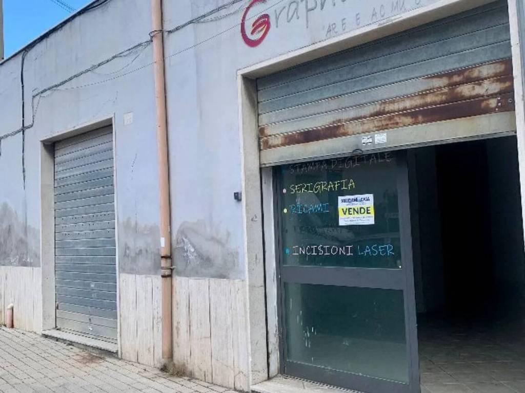 negozio in vendita a Civitavecchia