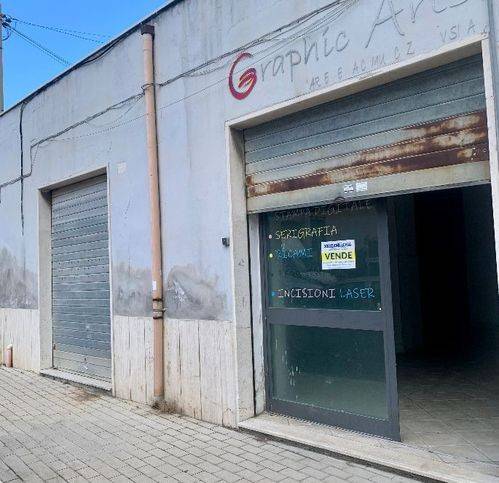 negozio in vendita a Civitavecchia