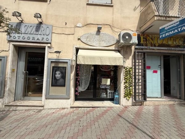 negozio in vendita a Civitavecchia