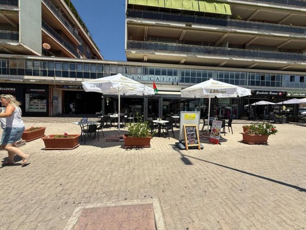 negozio in vendita a Civitavecchia