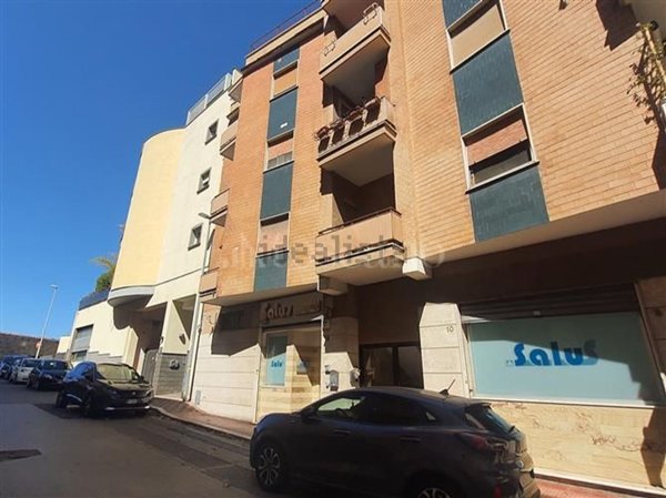 locale commerciale in vendita a Civitavecchia
