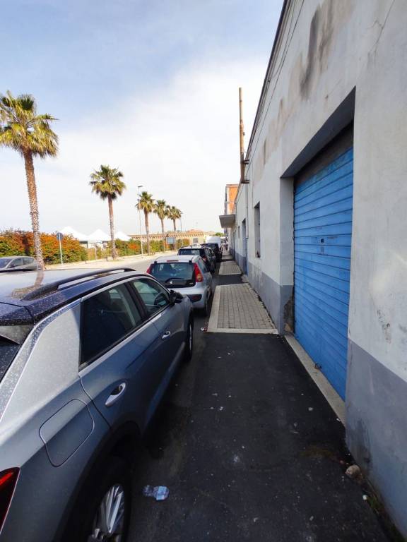 locale commerciale in vendita a Civitavecchia