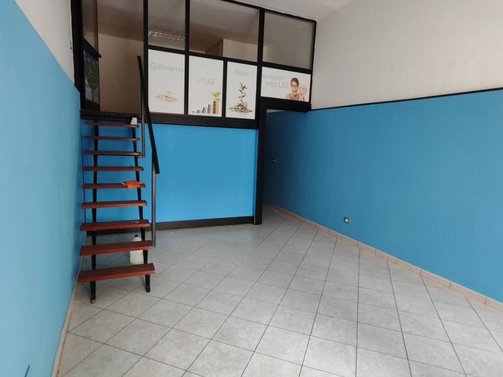 negozio in vendita a Civitavecchia