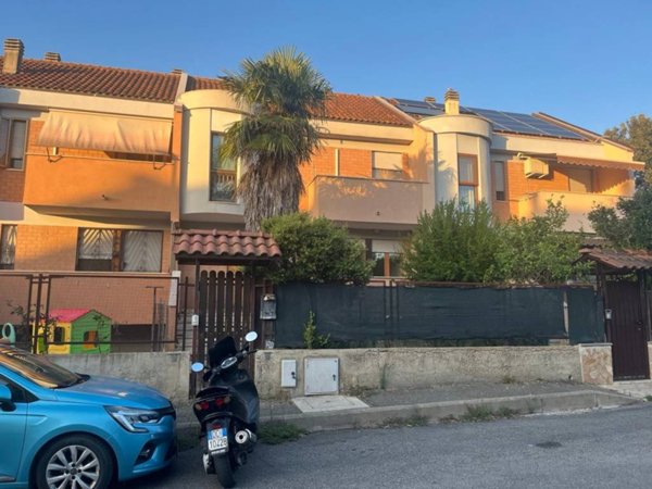 casa indipendente in vendita a Civitavecchia