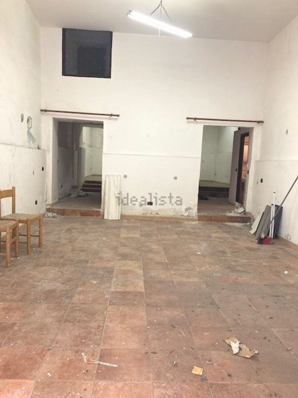 locale commerciale in vendita a Civitavecchia