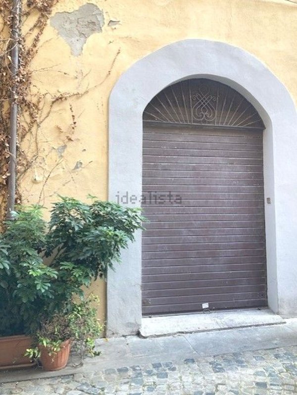 locale commerciale in vendita a Civitavecchia