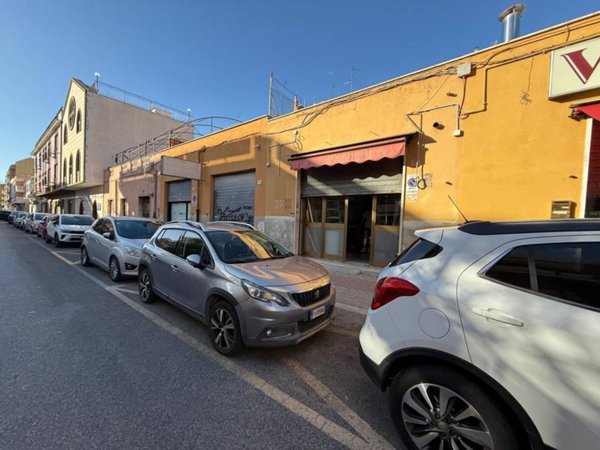 negozio in vendita a Civitavecchia