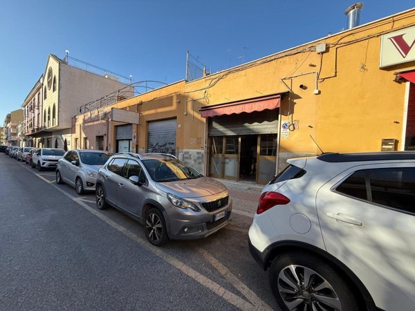 locale commerciale in vendita a Civitavecchia