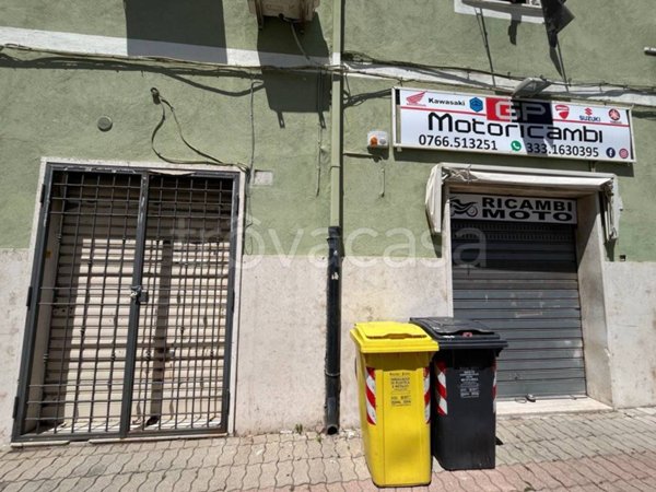 negozio in vendita a Civitavecchia