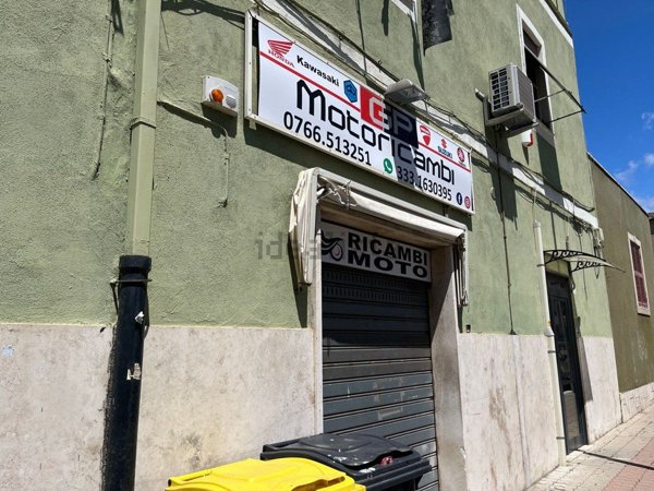 locale commerciale in vendita a Civitavecchia