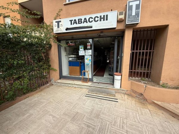 negozio in vendita a Civitavecchia