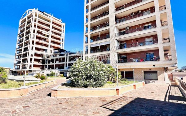 negozio in vendita a Civitavecchia