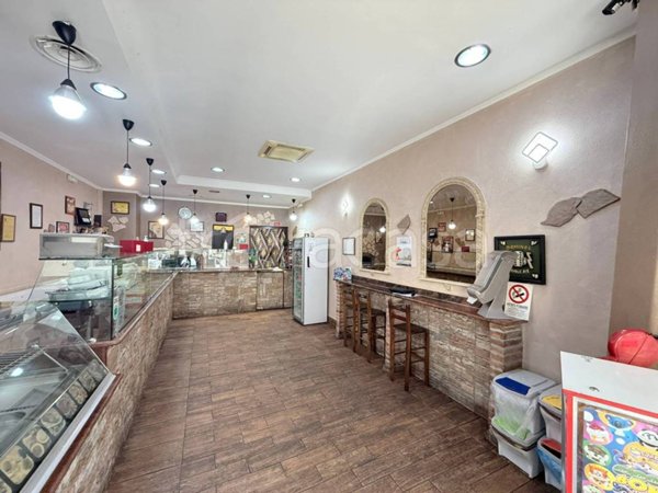 negozio in vendita a Civitavecchia