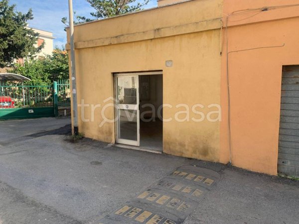 negozio in vendita a Civitavecchia