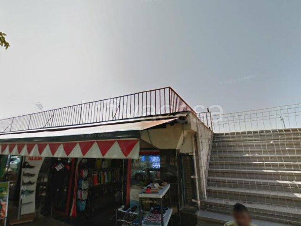 negozio in vendita a Civitavecchia
