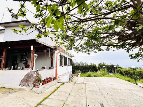 casa indipendente in vendita a Civitavecchia