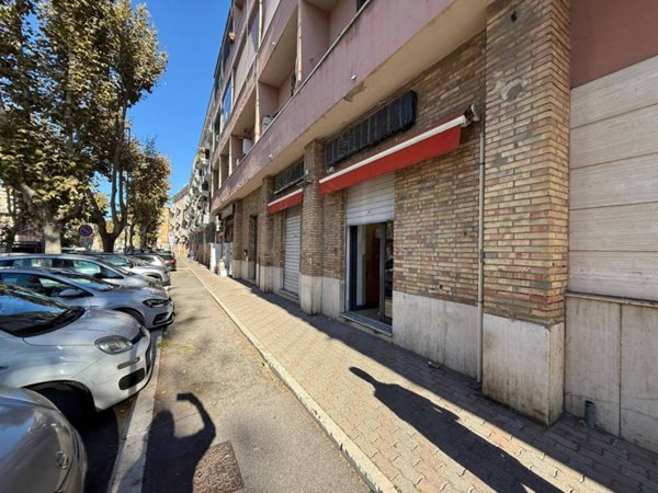 negozio in vendita a Civitavecchia