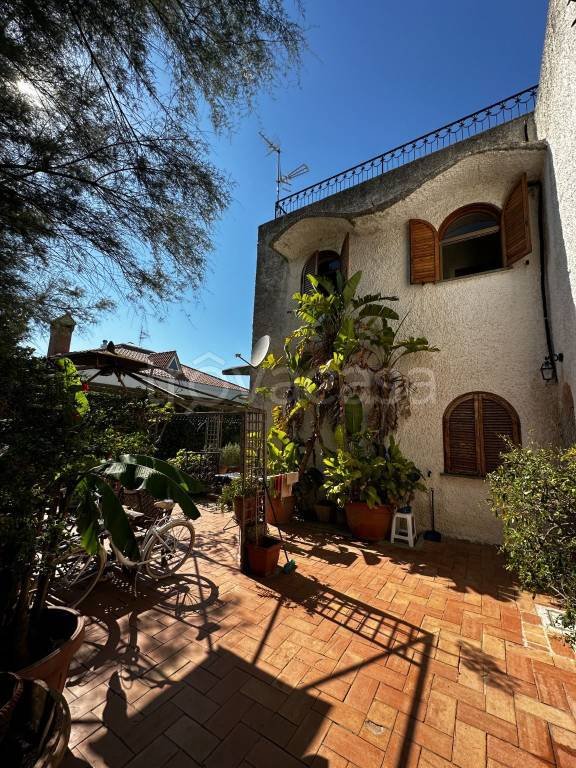 casa indipendente in vendita a Civitavecchia