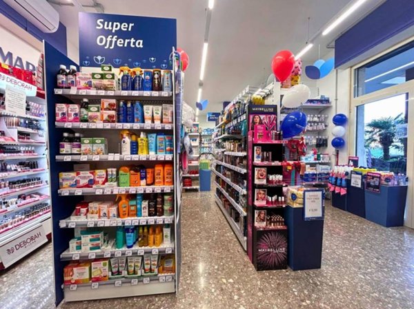 negozio in vendita a Civitavecchia