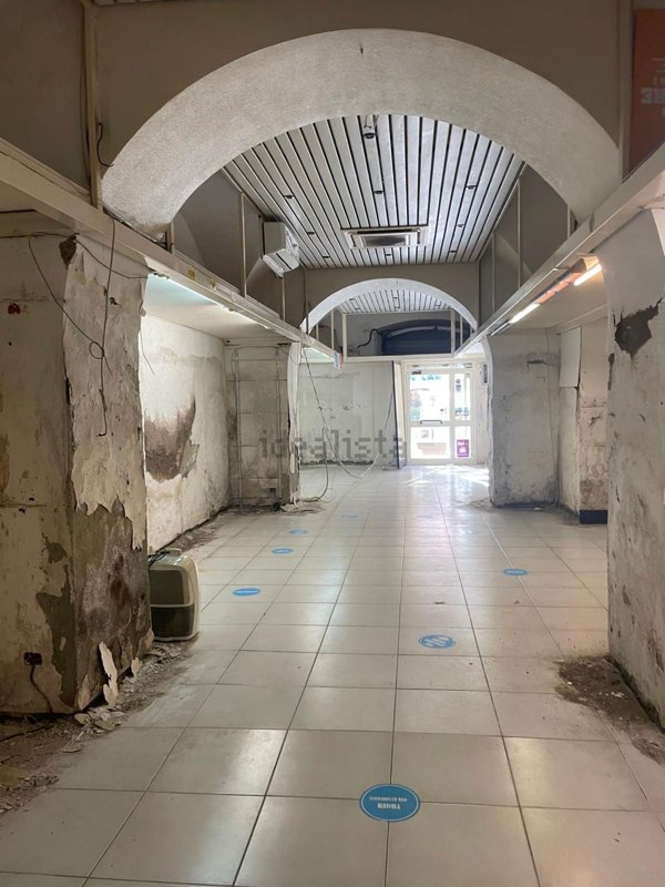 locale commerciale in vendita a Civitavecchia