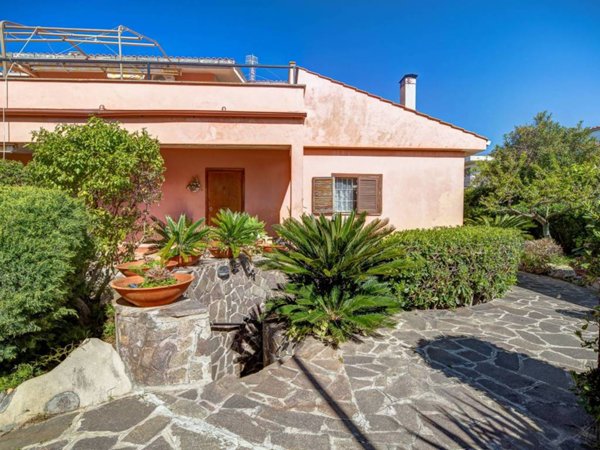 casa indipendente in vendita a Civitavecchia