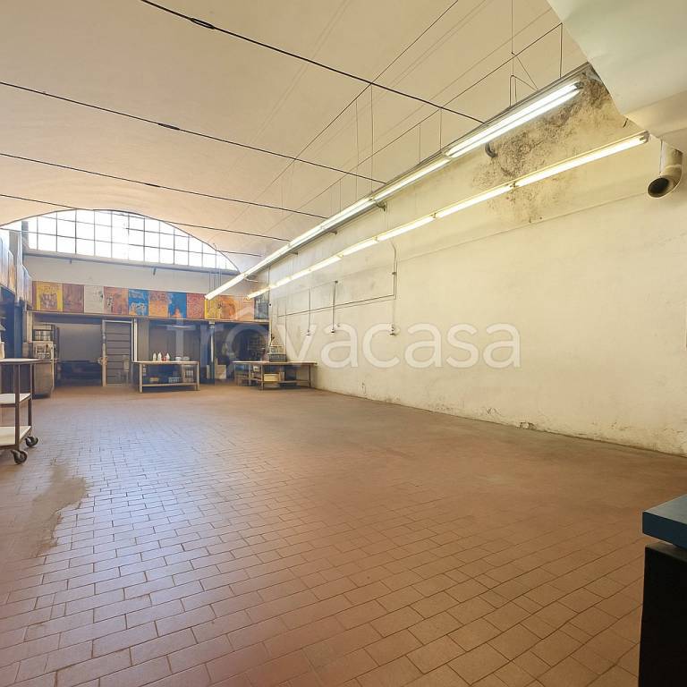 locale commerciale in vendita a Civitavecchia