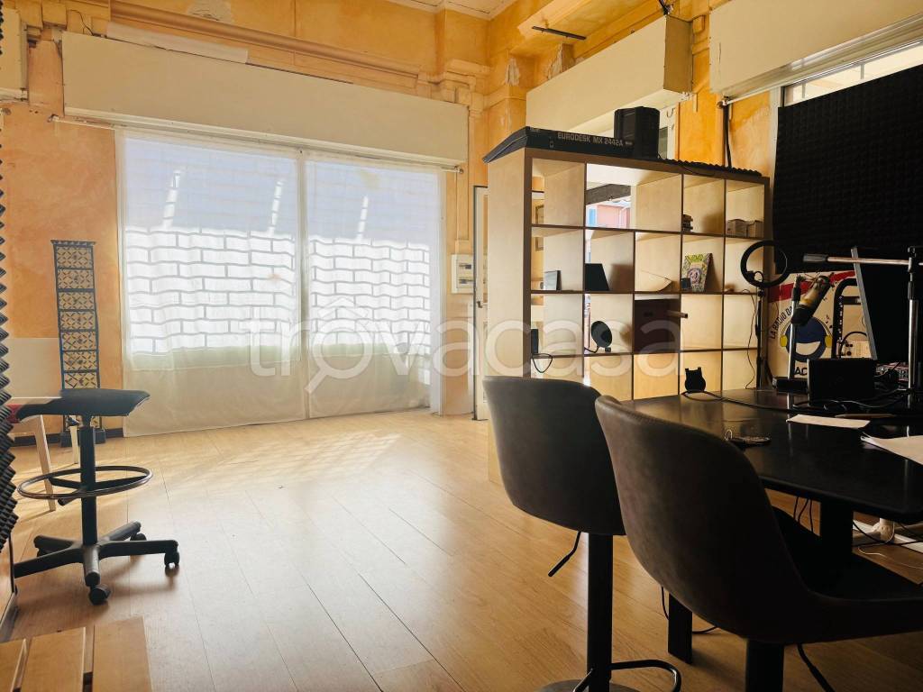 negozio in vendita a Civitavecchia