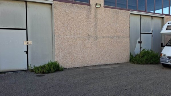 negozio in vendita a Civitavecchia