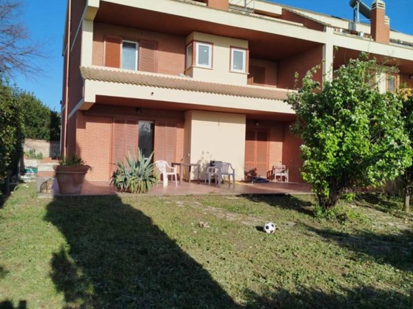 casa indipendente in vendita a Civitavecchia