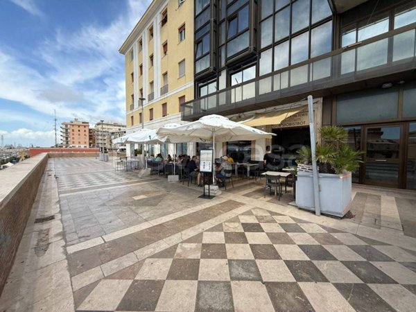negozio in vendita a Civitavecchia