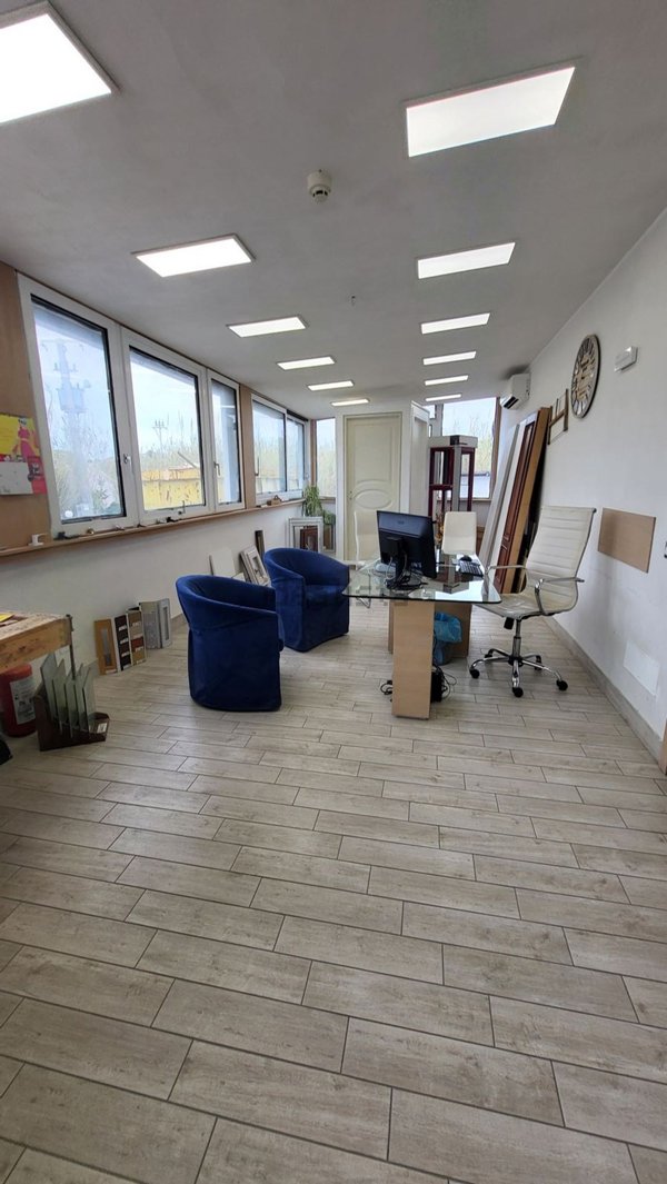 capannone in vendita a Civitavecchia