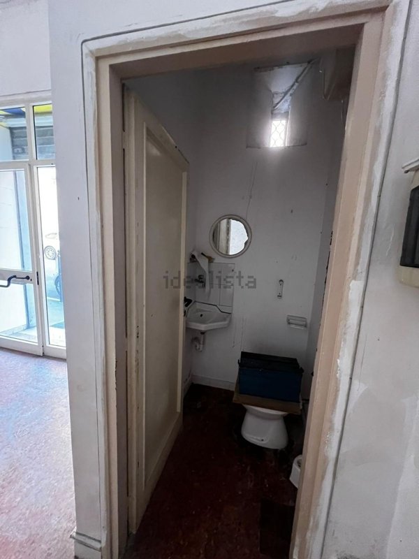 locale commerciale in vendita a Civitavecchia