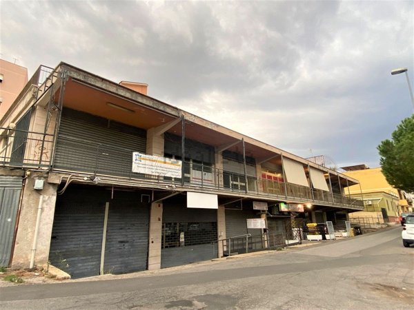 locale commerciale in vendita a Civitavecchia