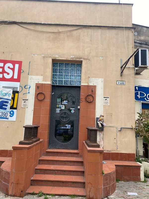 locale commerciale in vendita a Civitavecchia