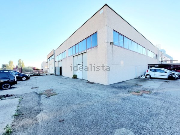 capannone in vendita a Civitavecchia