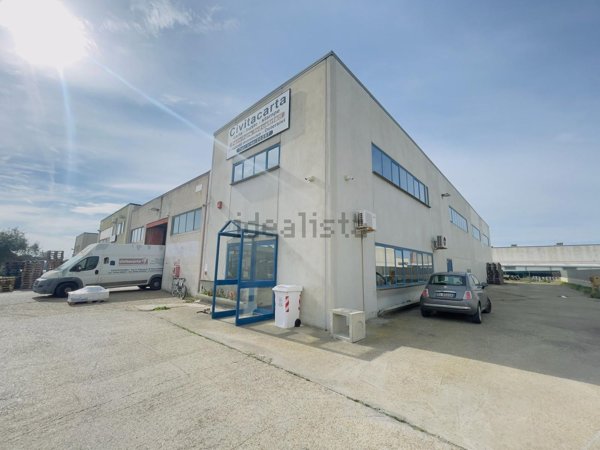 ufficio in vendita a Civitavecchia