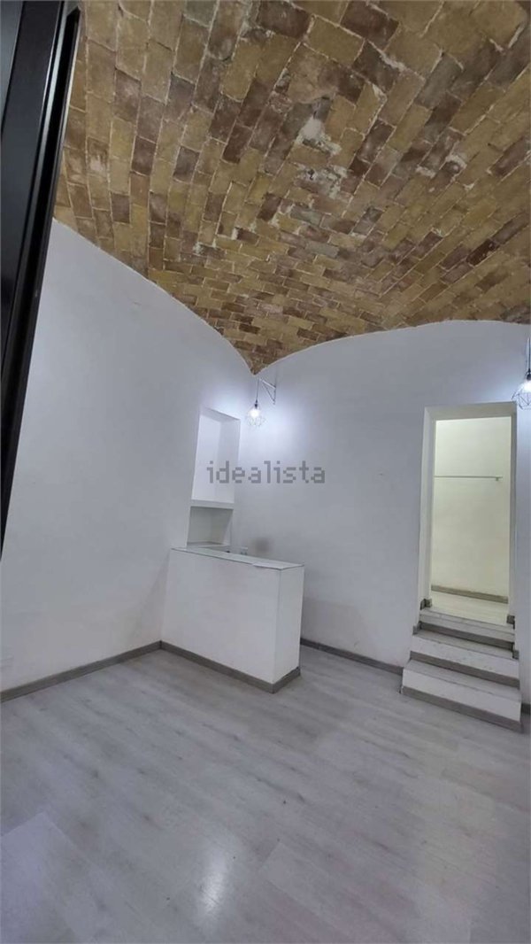 locale commerciale in vendita a Civitavecchia