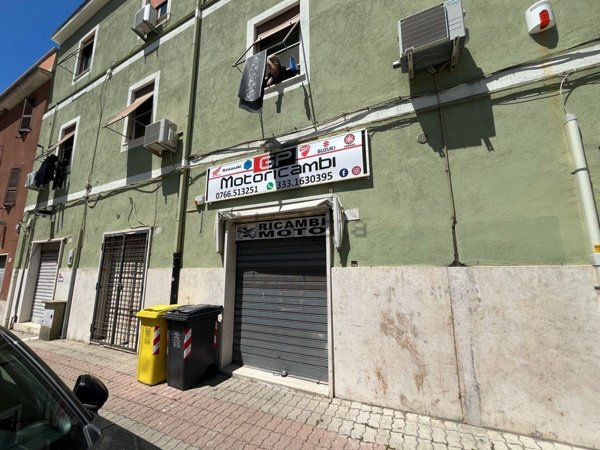 locale commerciale in vendita a Civitavecchia