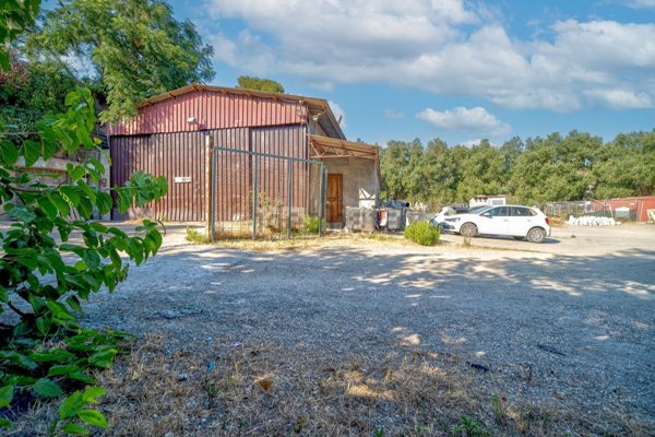 locale di sgombero in vendita a Civitavecchia