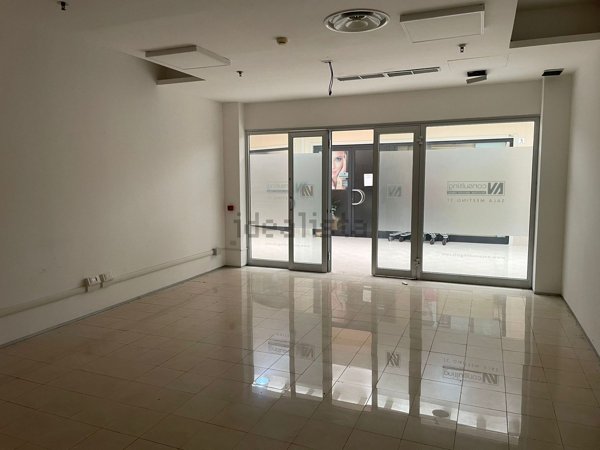 locale commerciale in vendita a Civitavecchia