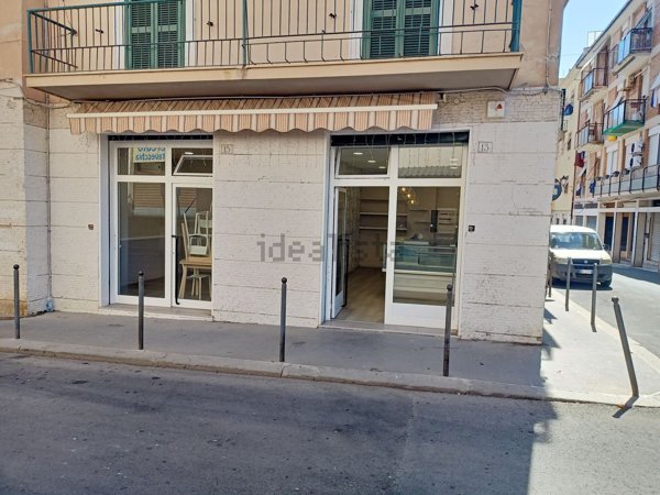 locale commerciale in vendita a Civitavecchia