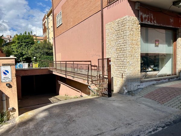 locale di sgombero in vendita a Civitavecchia