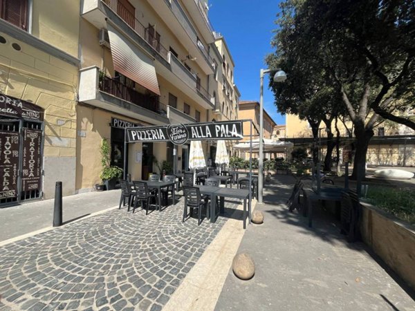 negozio in vendita a Civitavecchia