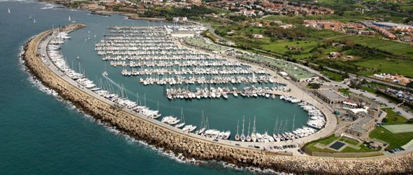 locale commerciale in vendita a Civitavecchia